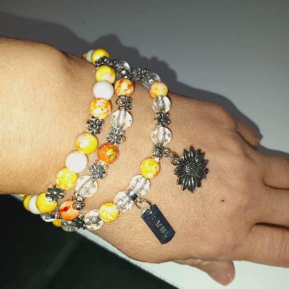 Handmade Jewelry, Keychains, And Paintings - Picture 2 of 15